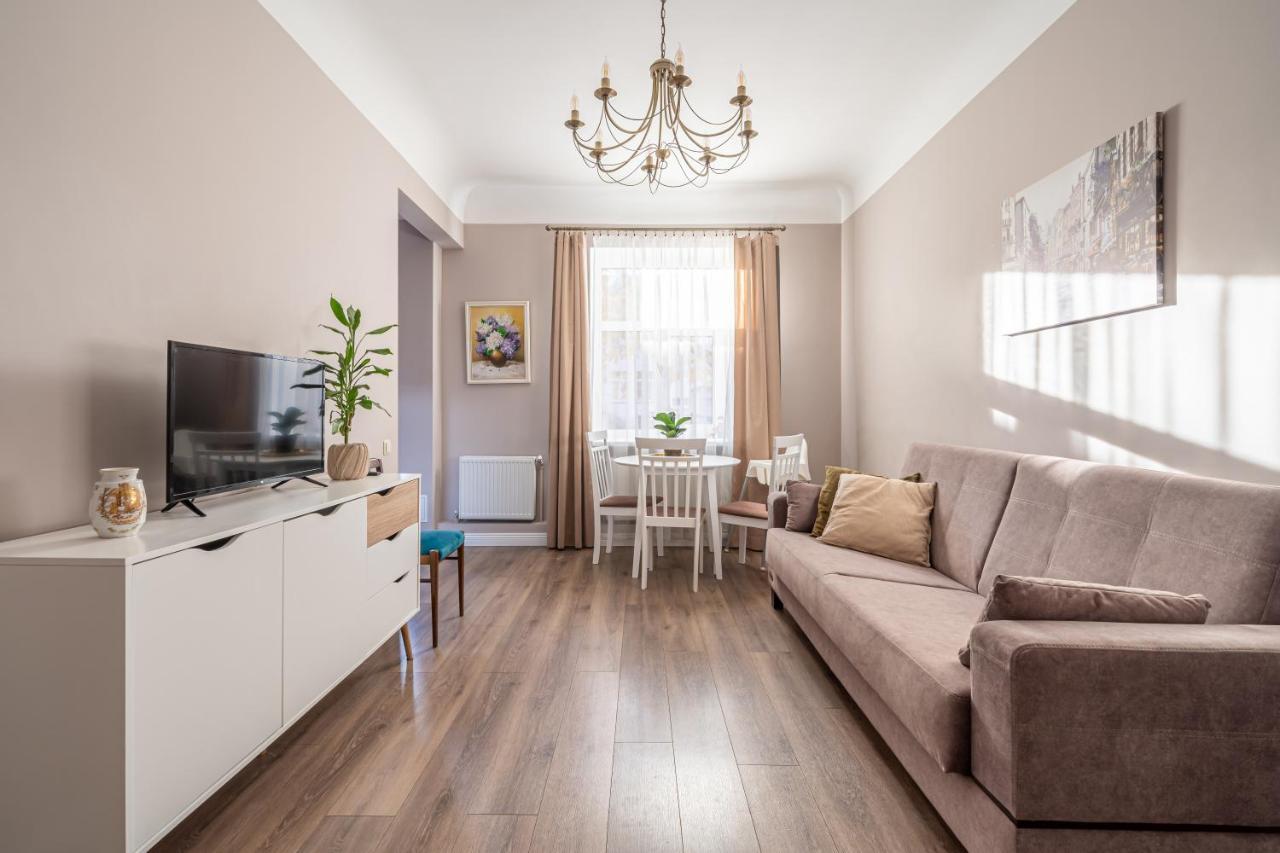 Stylish Latvian Classic 1-Bedroom Apartment Near City Center, Parks & Public Transport Links Ryga Zewnętrze zdjęcie