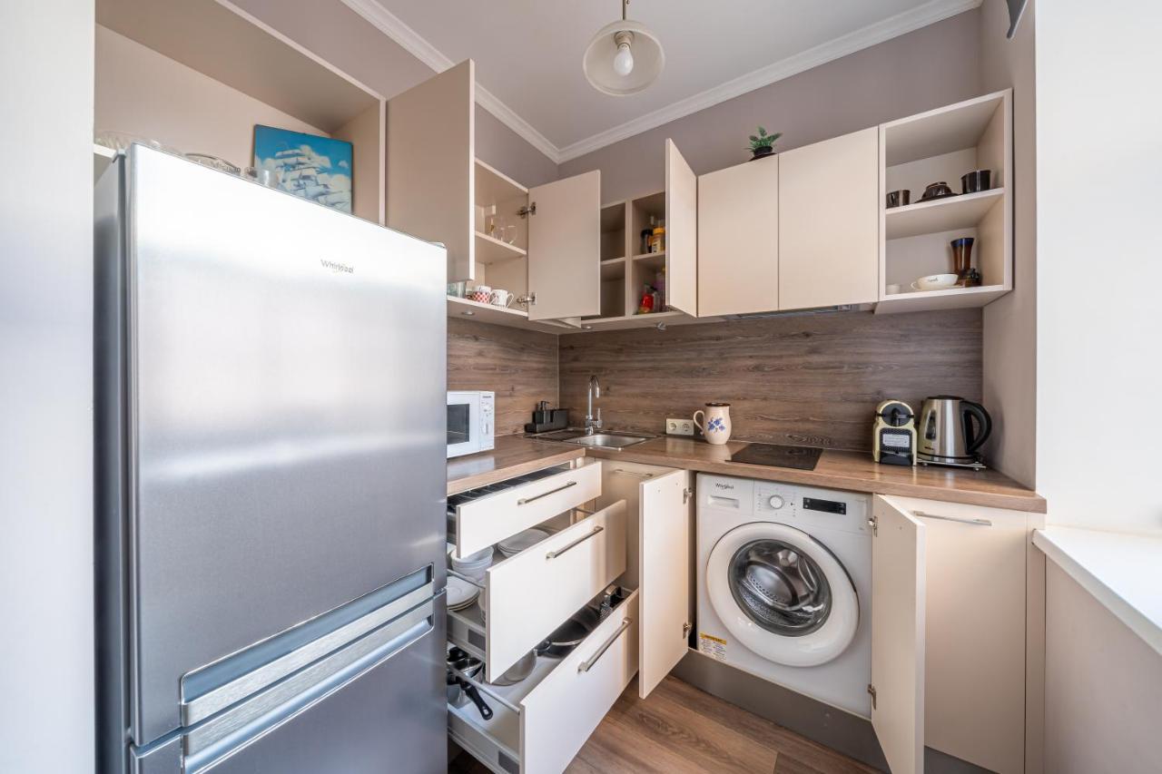 Stylish Latvian Classic 1-Bedroom Apartment Near City Center, Parks & Public Transport Links Ryga Zewnętrze zdjęcie