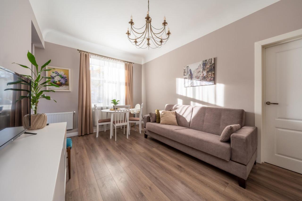 Stylish Latvian Classic 1-Bedroom Apartment Near City Center, Parks & Public Transport Links Ryga Zewnętrze zdjęcie
