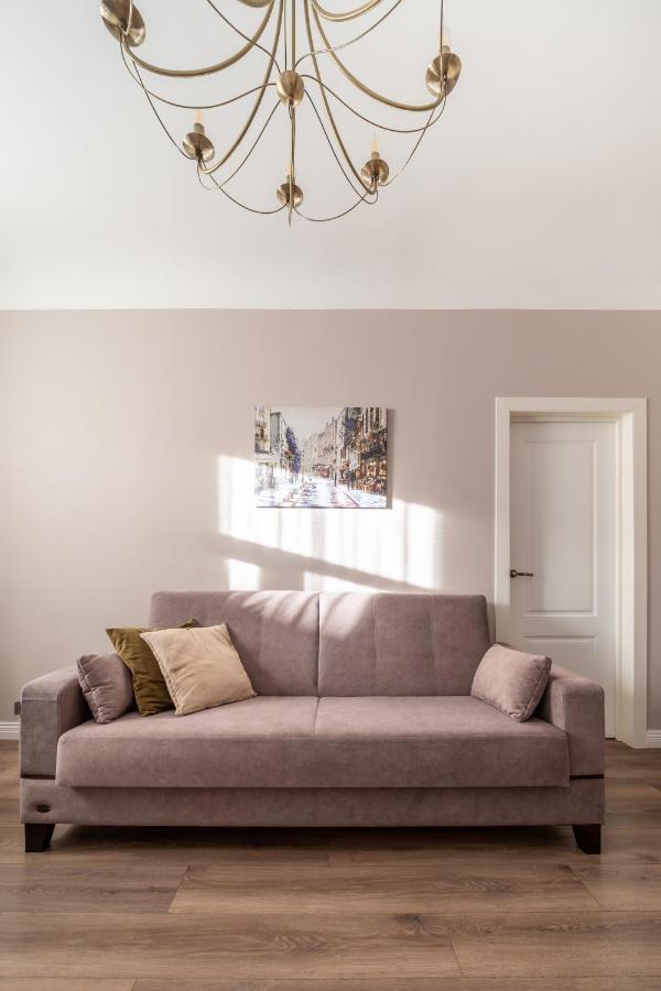 Stylish Latvian Classic 1-Bedroom Apartment Near City Center, Parks & Public Transport Links Ryga Zewnętrze zdjęcie
