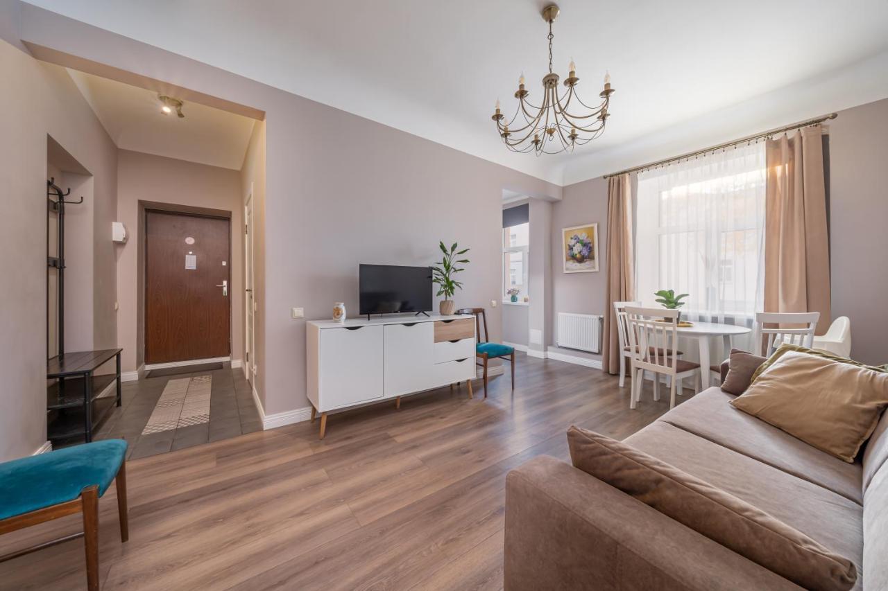 Stylish Latvian Classic 1-Bedroom Apartment Near City Center, Parks & Public Transport Links Ryga Zewnętrze zdjęcie