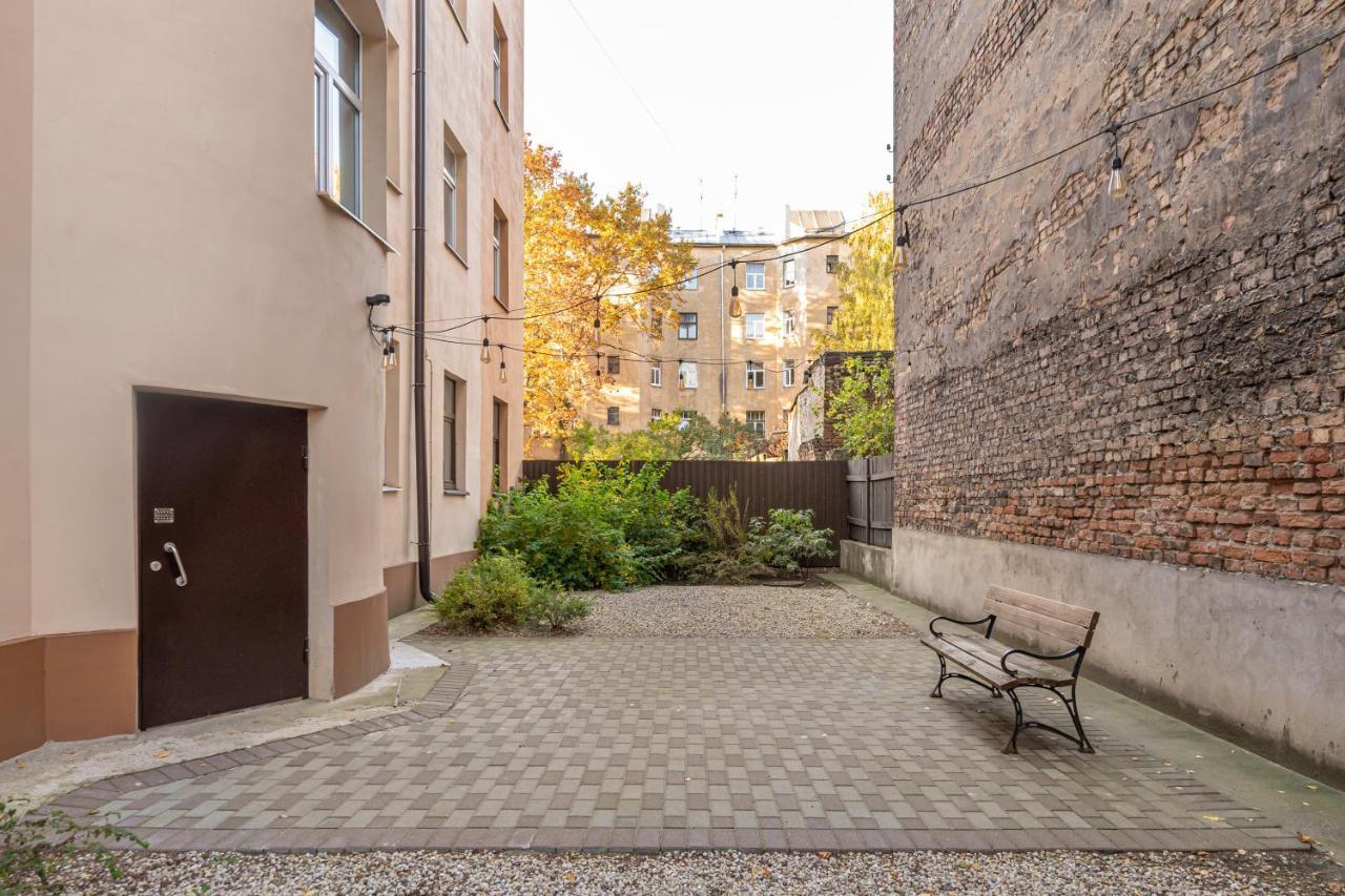 Stylish Latvian Classic 1-Bedroom Apartment Near City Center, Parks & Public Transport Links Ryga Zewnętrze zdjęcie